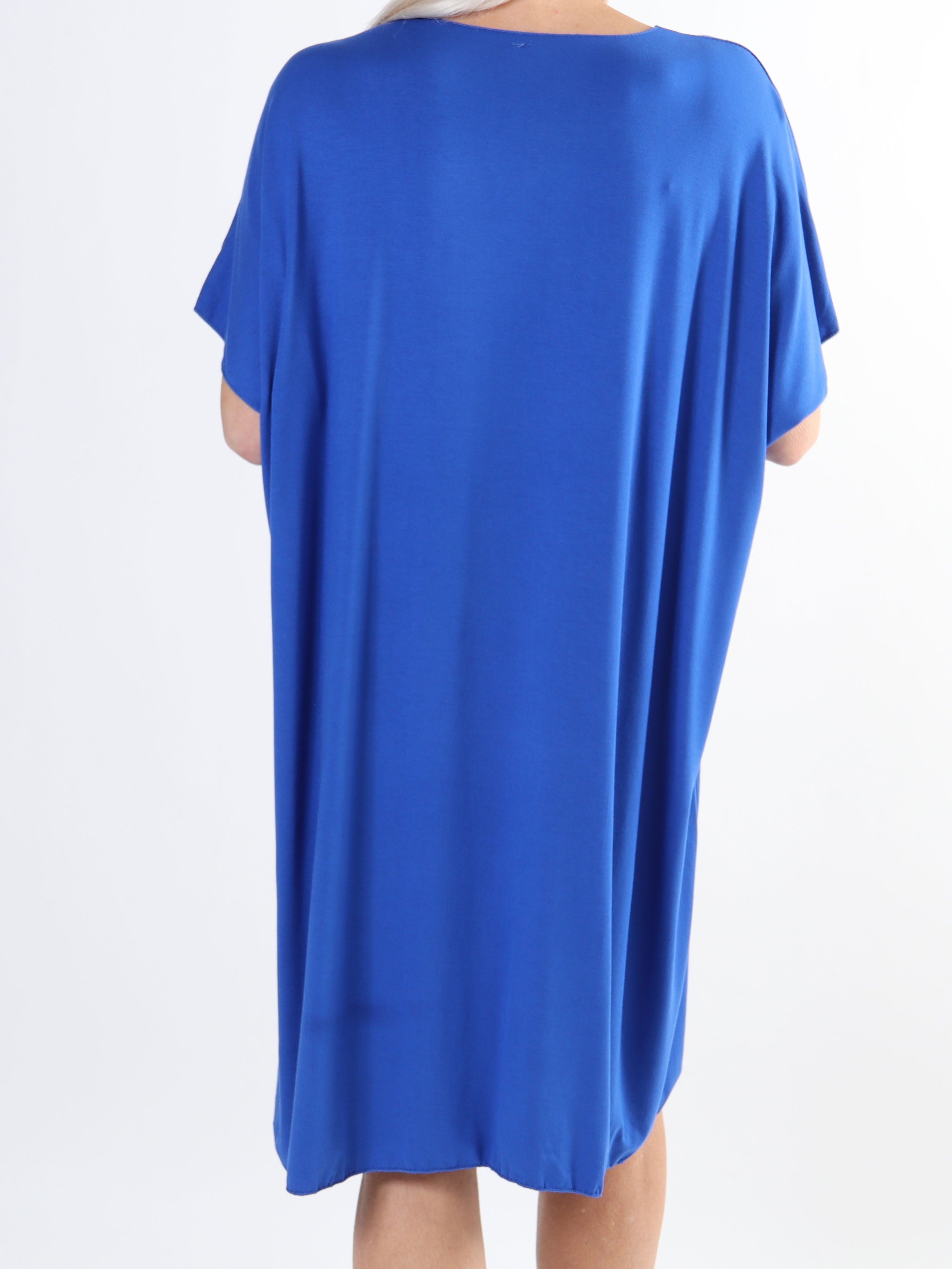 Ellen - Plus size t-shirtkjole i viskose med guldskrift